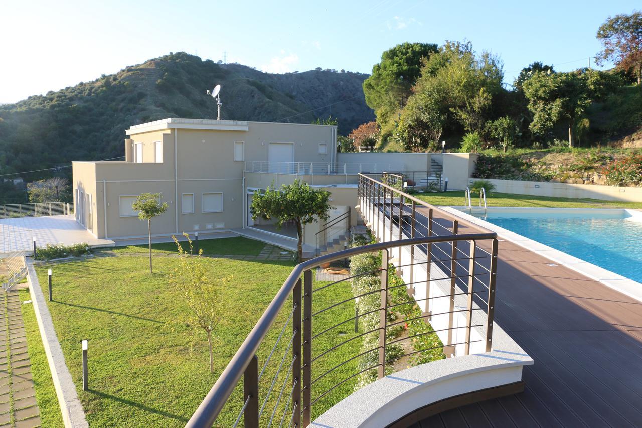 Sike Holiday Home Таормина Екстериор снимка